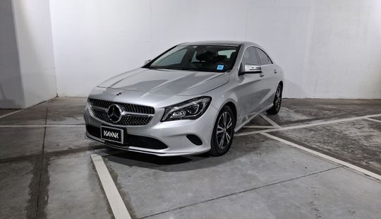 Mercedes Benz • Clase CLA