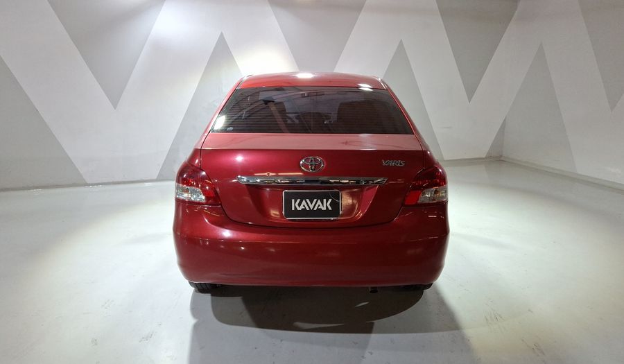 Toyota Yaris 1.5 SEDAN PREMIUM AT Sedan 2014