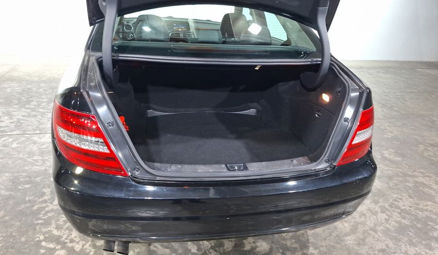 Mercedes Benz Clase C 1.6 180 CGI AT Sedan 2013