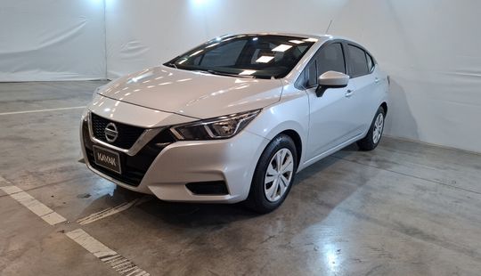 Nissan • Versa
