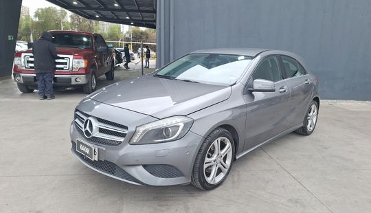 Mercedes Benz • Clase A