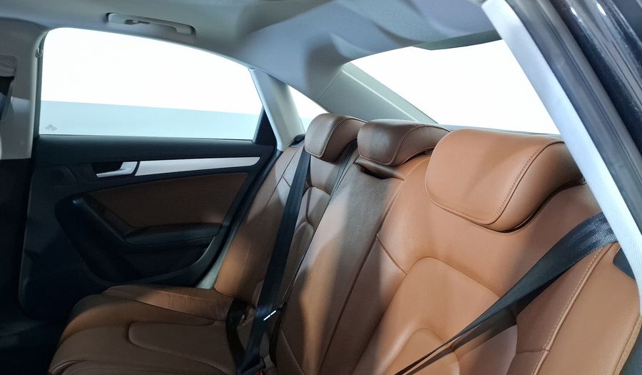 Audi A4 1.8 TFSI TRENDY PLUS MULTITRONIC Sedan 2012