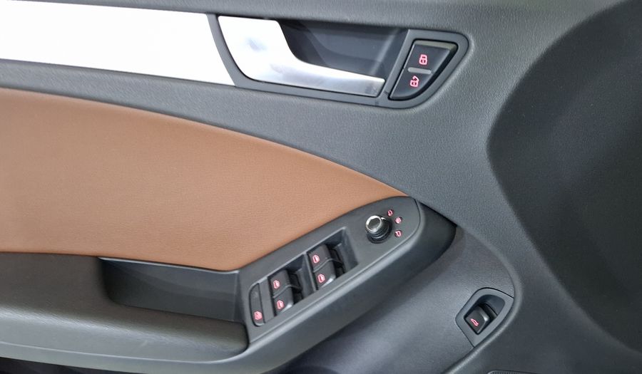 Audi A4 1.8 TFSI TRENDY PLUS MULTITRONIC Sedan 2012