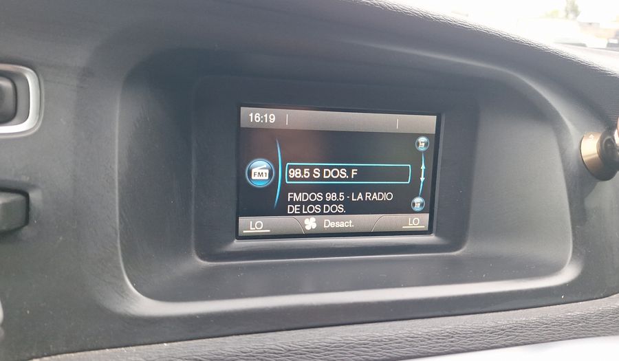 Volvo V40 1.6 T4 COMFORT CROSS COUNTRY Hatchback 2015