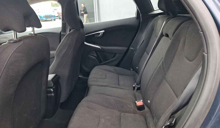 Volvo V40 1.6 T4 COMFORT CROSS COUNTRY Hatchback 2015