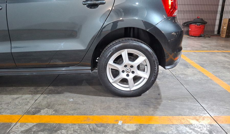 Volkswagen Polo 1.6 STARTLINE AUTO Hatchback 2020