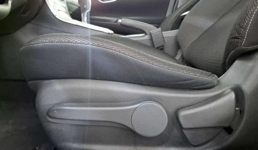 Nissan Sentra 1.8 ADVANCE CVT Sedan 2016