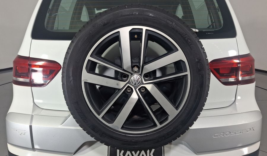 Volkswagen Crossfox 1.6 CROSSFOX PAQ 10 ANIOS MT Hatchback 2017