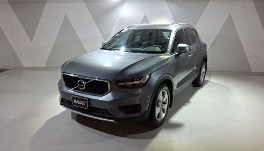 Volvo • XC40