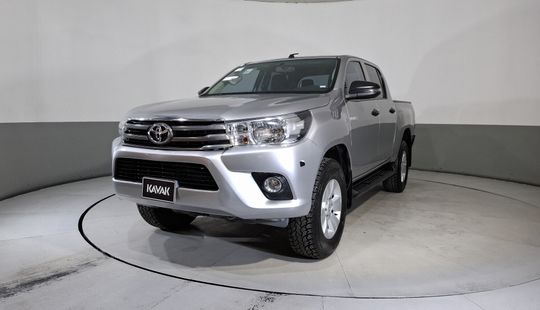 Toyota • Hilux