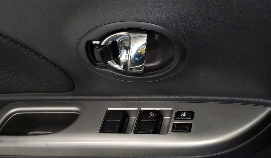 Nissan March 1.6 ADVANCE AT Hatchback 2017