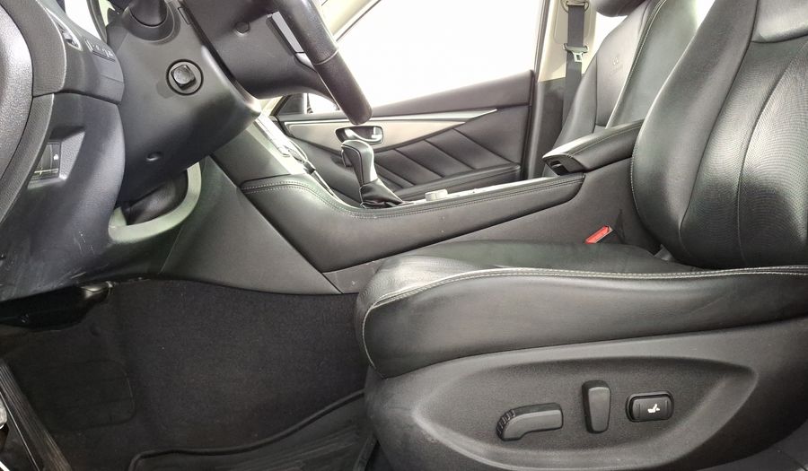 Infiniti Q50 3.7 SEDUCTION AT Sedan 2016