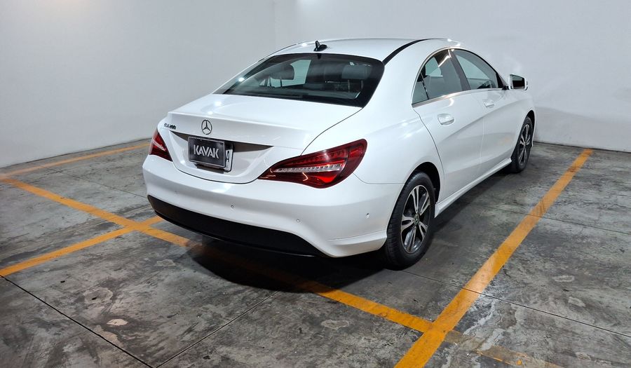 Mercedes Benz Clase Cla 1.6 CLA 200 DCT Coupe 2019