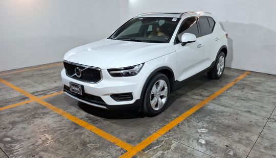 Volvo • XC40