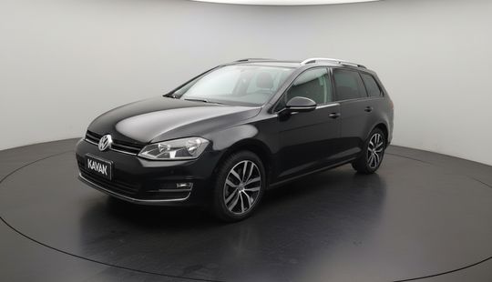 Volkswagen • Golf