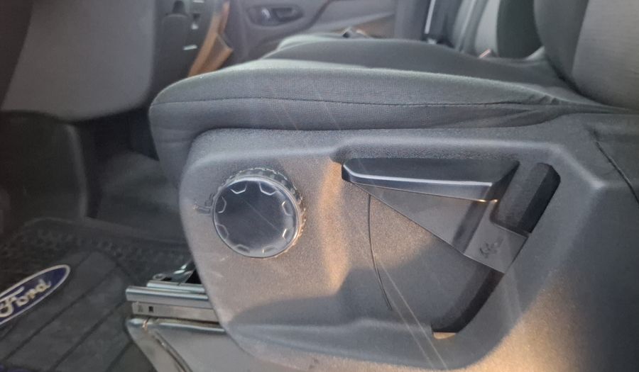 Ford Transit 2.0 DIESEL 18 PASAJEROS Van 2021