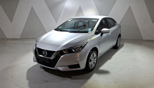 Nissan • Versa