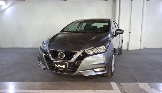 Nissan • Versa