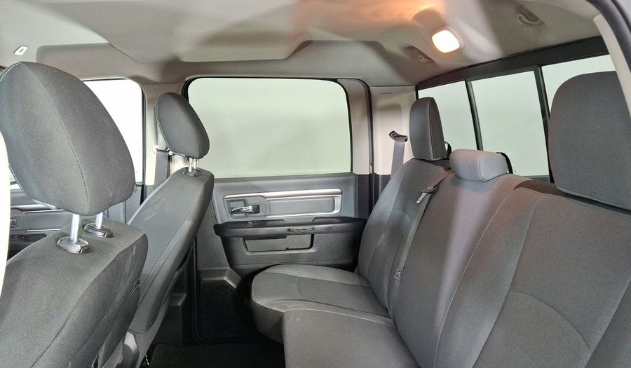 Ram 1500 3.6 CREW CAB SLT TRABAJO 4X2 V6 8 AUTO Pickup 2021