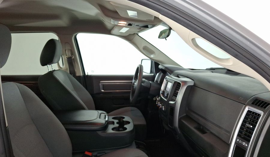 Ram 1500 3.6 CREW CAB SLT TRABAJO 4X2 V6 8 AUTO Pickup 2021