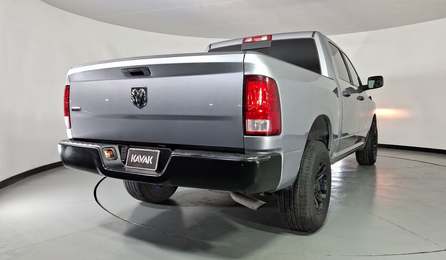 Ram 1500 3.6 CREW CAB SLT TRABAJO 4X2 V6 8 AUTO Pickup 2021