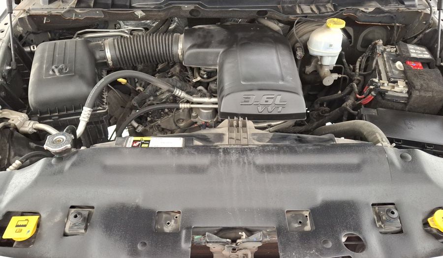Ram 1500 3.6 CREW CAB SLT TRABAJO 4X2 V6 8 AUTO Pickup 2021