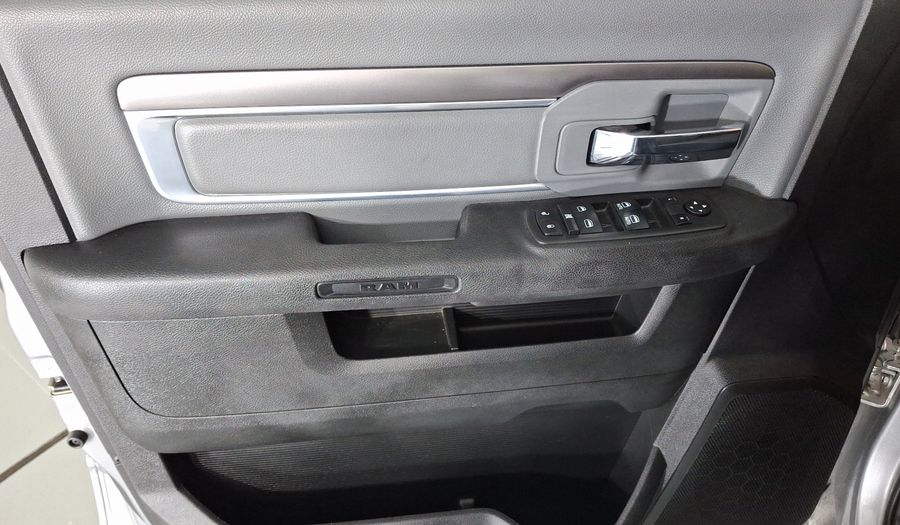 Ram 1500 3.6 CREW CAB SLT TRABAJO 4X2 V6 8 AUTO Pickup 2021