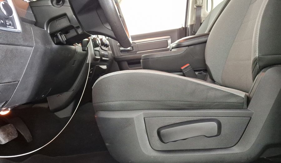 Ram 1500 3.6 CREW CAB SLT TRABAJO 4X2 V6 8 AUTO Pickup 2021