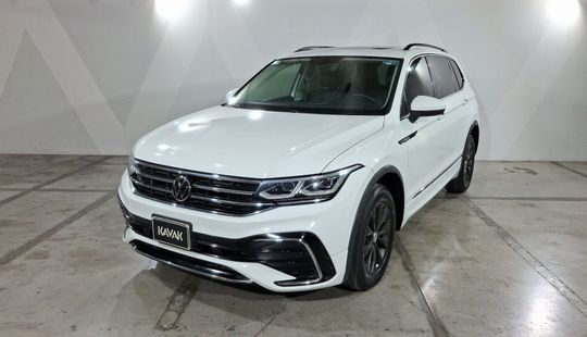 Volkswagen • Tiguan