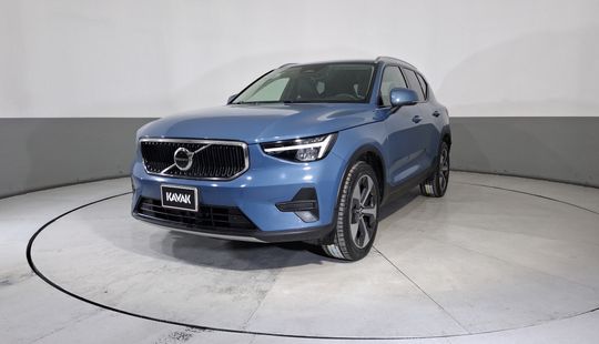 Volvo • XC40