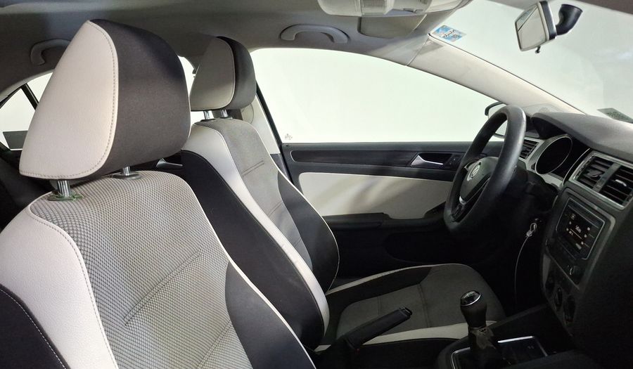 Volkswagen Jetta 2.0 LIVE MT Sedan 2017