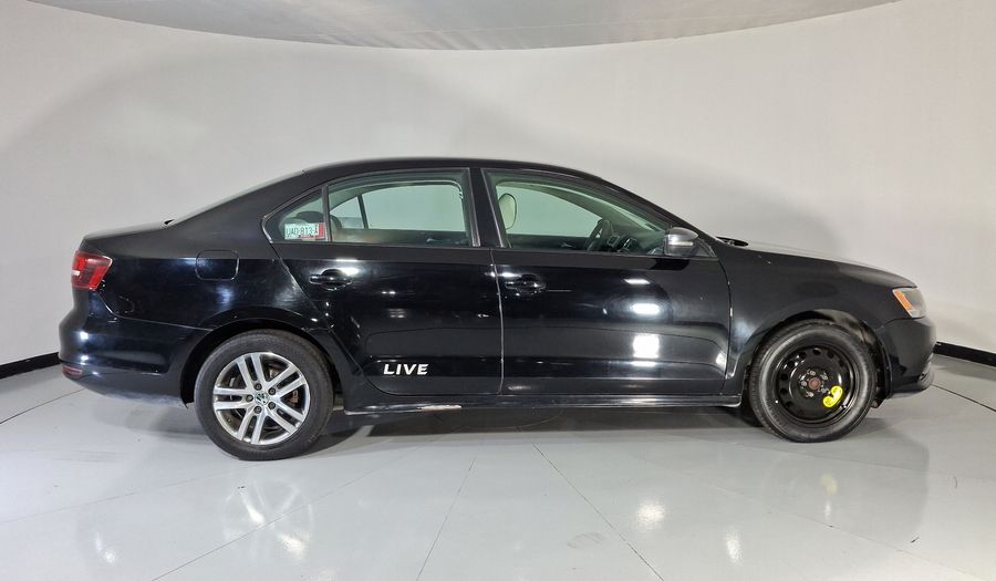 Volkswagen Jetta 2.0 LIVE MT Sedan 2017