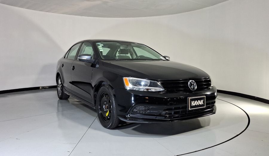 Volkswagen Jetta 2.0 LIVE MT Sedan 2017