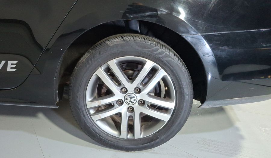 Volkswagen Jetta 2.0 LIVE MT Sedan 2017