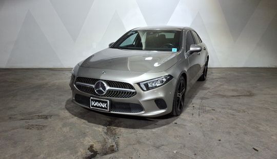 Mercedes Benz • Clase A