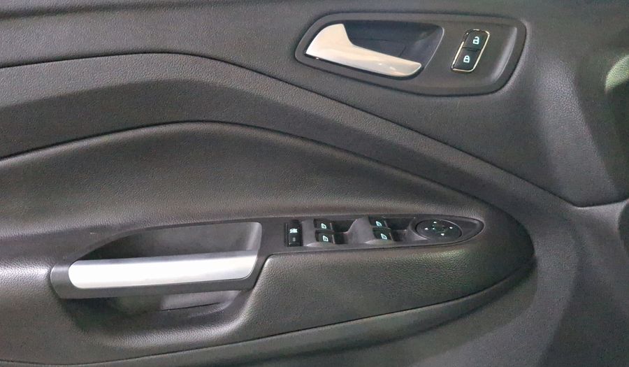 Ford Escape 2.5 SE I4 AT Suv 2013