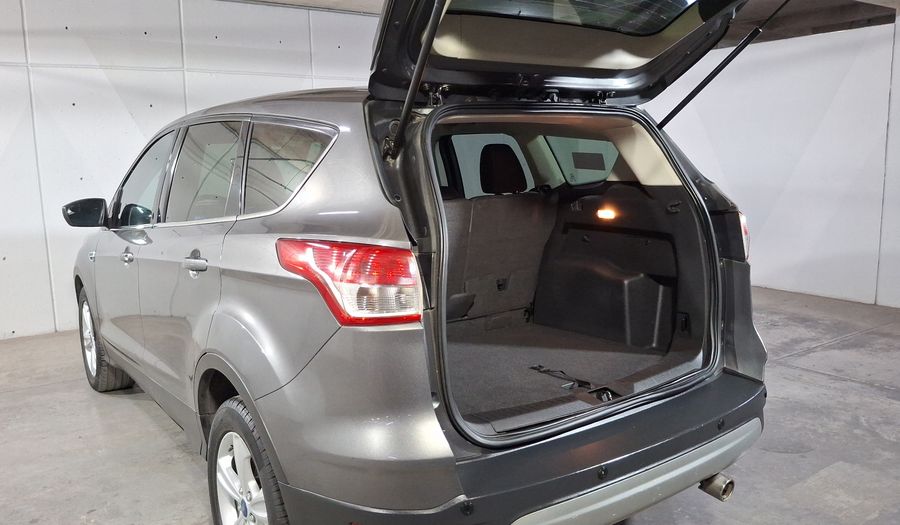 Ford Escape 2.5 SE I4 AT Suv 2013