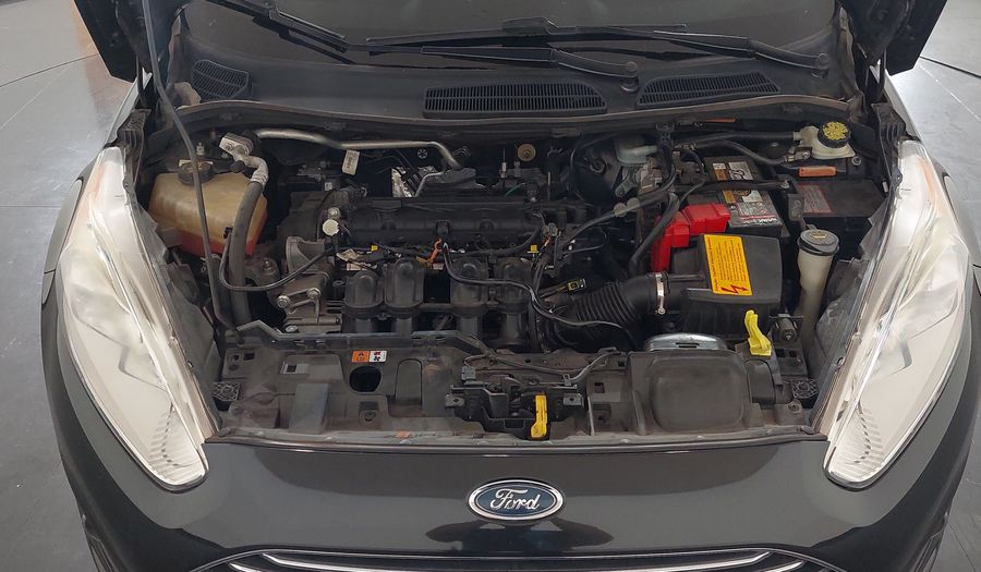 Ford Fiesta 1.6 16V TIVCT TITANIUM Hatchback 2015