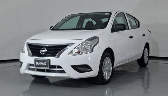 Nissan • Versa