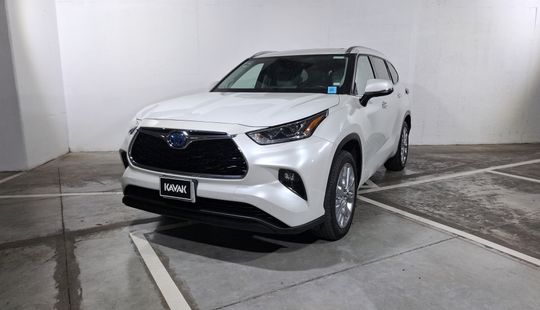Toyota • Highlander