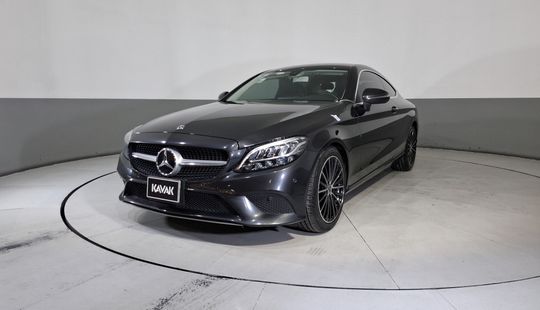 Mercedes Benz • Clase C
