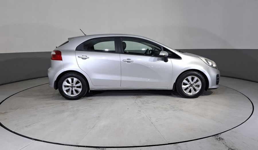 Kia Rio 1.6 EX MT Hatchback 2017