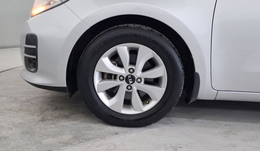 Kia Rio 1.6 EX MT Hatchback 2017