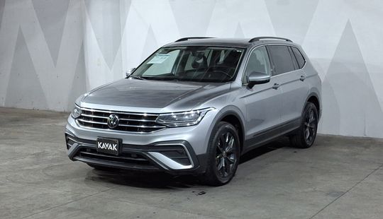 Volkswagen • Tiguan
