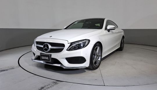 Mercedes Benz • Clase C