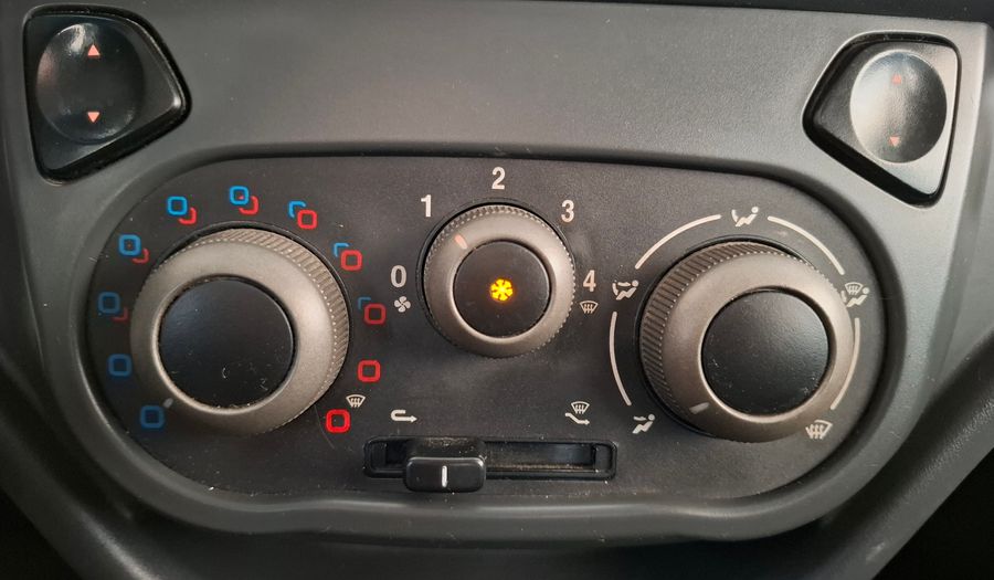 Fiat Uno 1.4 8V WAY 5P Hatchback 2013