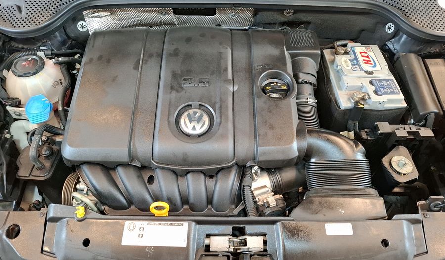 Volkswagen Beetle 2.5 SOUND AUTO Hatchback 2018