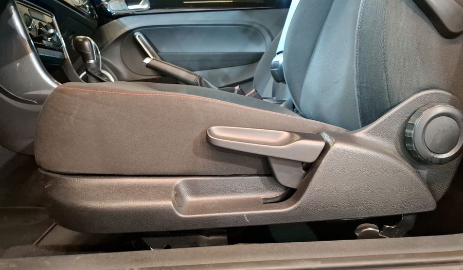 Volkswagen Beetle 2.5 SOUND AUTO Hatchback 2018