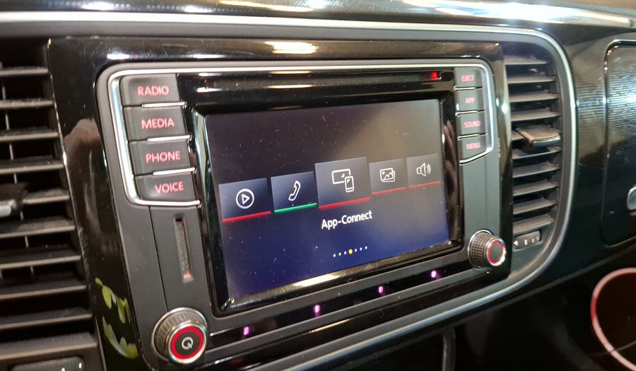 Volkswagen Beetle 2.5 SOUND AUTO Hatchback 2018