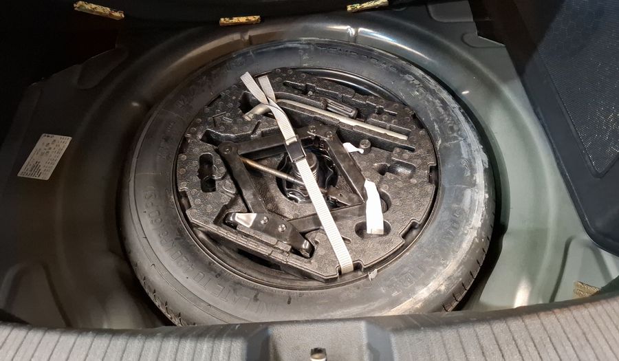 Volkswagen Beetle 2.5 SOUND AUTO Hatchback 2018